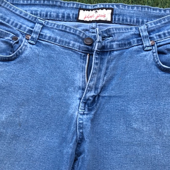 Denim capri 💙 - Picture 7 of 8